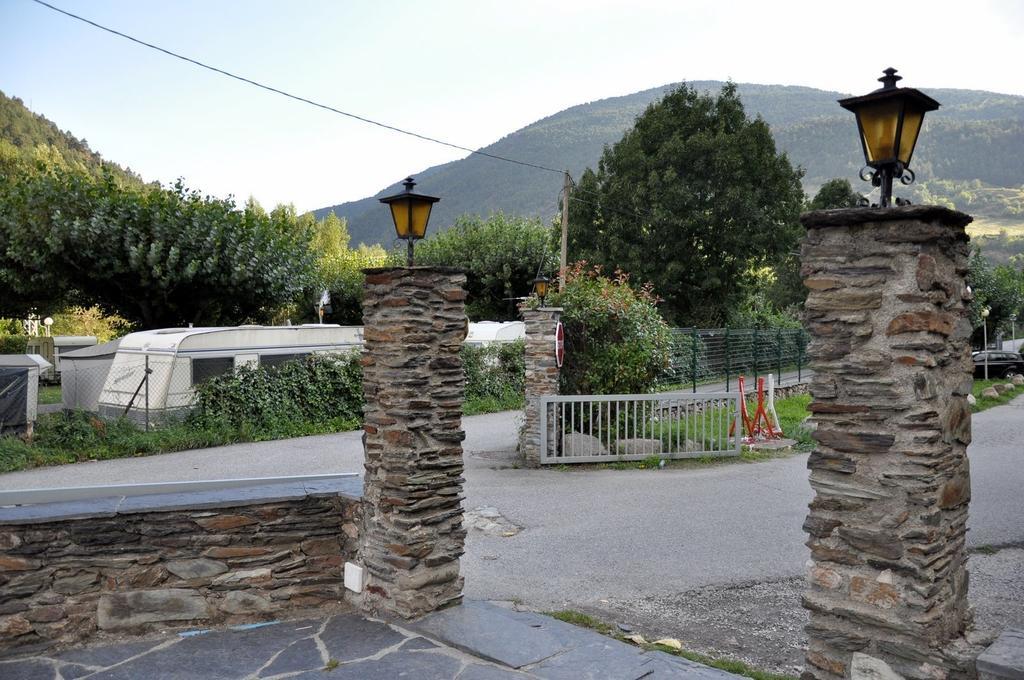 Frontera Bungalow Park Farga de Moles Bagian luar foto